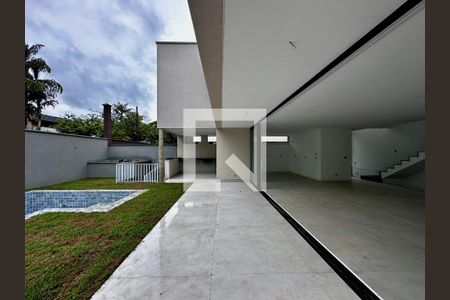 Casa de condomínio à venda com 496m², 4 quartos e 4 vagasVaranda/Quintal