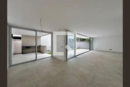 Casa de condomínio à venda com 486m², 4 quartos e 4 vagasCozinha