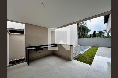 Casa de condomínio à venda com 486m², 4 quartos e 4 vagasVaranda/Quintal