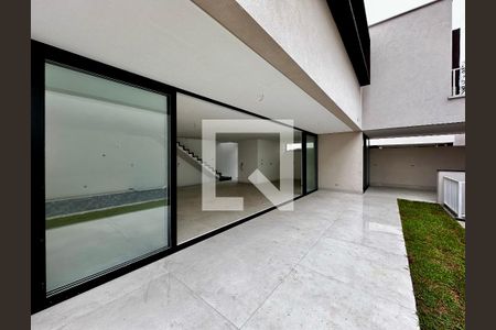 Casa de condomínio à venda com 486m², 4 quartos e 4 vagasVaranda/Quintal