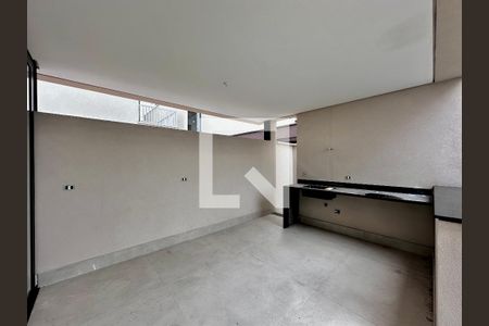 Casa de condomínio à venda com 486m², 4 quartos e 4 vagasVaranda/Quintal