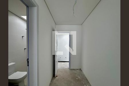 Casa de condomínio à venda com 486m², 4 quartos e 4 vagasCloset Suíte 2