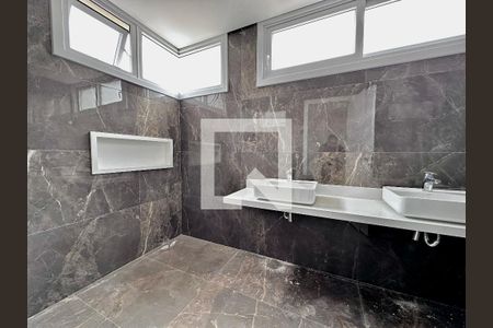 Casa de condomínio à venda com 486m², 4 quartos e 4 vagasBanheiro Suíte 3