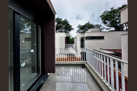 Casa de condomínio à venda com 486m², 4 quartos e 4 vagasSacada Suíte 3