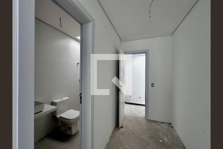 Casa de condomínio à venda com 486m², 4 quartos e 4 vagasCloset Suíte 2