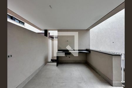 Casa de condomínio à venda com 486m², 4 quartos e 4 vagasVaranda/Quintal