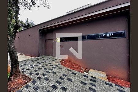 Casa de condomínio à venda com 486m², 4 quartos e 4 vagasFachada