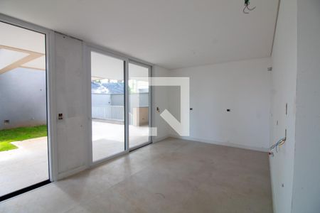 Casa à venda com 581m², 4 quartos e 4 vagasCozinha