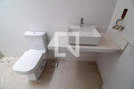 Casa à venda com 581m², 4 quartos e 4 vagasBanheiro da Suíte 2