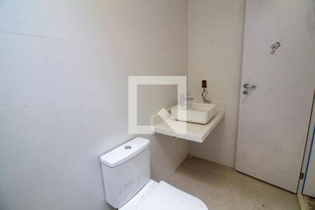 Casa à venda com 581m², 4 quartos e 4 vagasBanheiro da Suíte 1