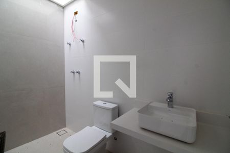 Casa à venda com 581m², 4 quartos e 4 vagasBanheiro da Suíte 3