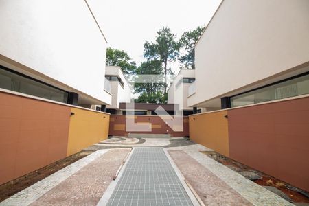 Casa à venda com 581m², 4 quartos e 4 vagasFachada Interna 