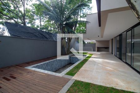 Casa à venda com 581m², 4 quartos e 4 vagasJardim / Piscina