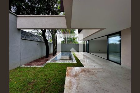 Casa de condomínio à venda com 531m², 4 quartos e 4 vagasQuintal