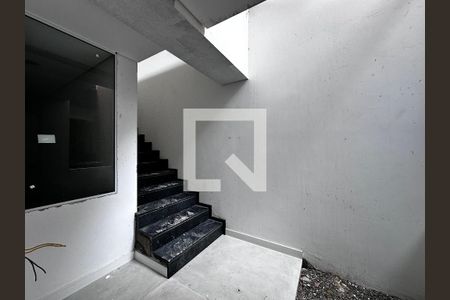 Casa de condomínio à venda com 531m², 4 quartos e 4 vagasEntrada Garagem Casa