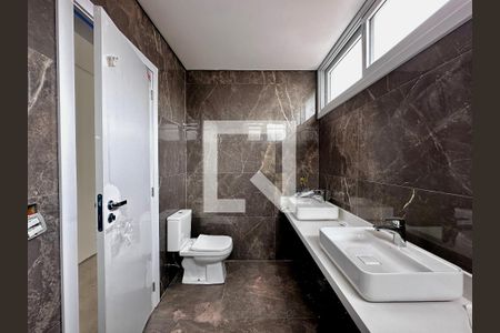 Casa de condomínio à venda com 531m², 4 quartos e 4 vagasBanheiro Suíte 1