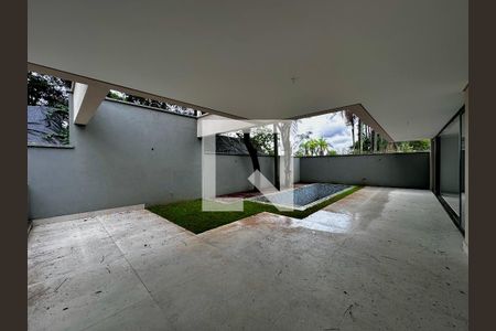 Casa de condomínio à venda com 531m², 4 quartos e 4 vagasQuintal