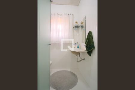 Casa à venda com 250m², 4 quartos e 4 vagasBanheiro Social