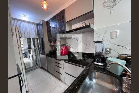 Apartamento à venda com 90m², 2 quartos e 2 vagas Apartamento à venda com 90m², 2 quartos e 2 vagascozinha