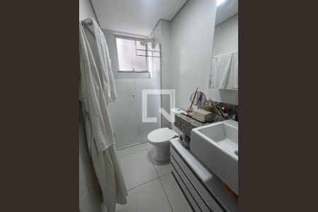 Apartamento à venda com 90m², 2 quartos e 2 vagas Apartamento à venda com 90m², 2 quartos e 2 vagasbanho