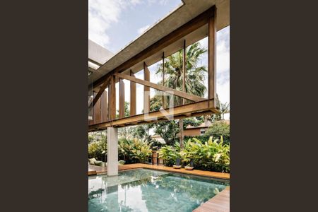 Casa à venda com 731m², 4 quartos e 6 vagas Casa à venda com 731m², 4 quartos e 6 vagasFoto 05