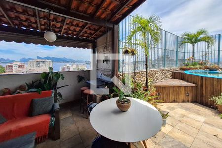 Apartamento à venda com 166m², 3 quartos e 2 vagas Apartamento à venda com 166m², 3 quartos e 2 vagasCobertura