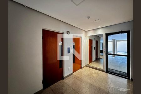 Apartamento à venda com 60m², 1 quarto e 1 vaga Apartamento à venda com 60m², 1 quarto e 1 vagaHall Social Bloco