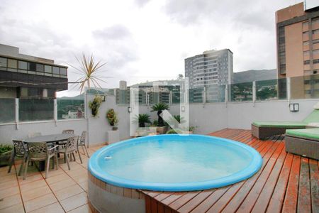 Apartamento à venda com 278m², 5 quartos e 3 vagasCobertura