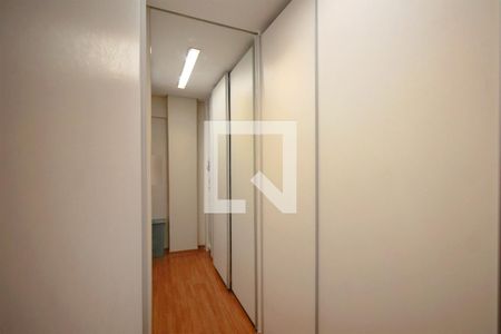 Apartamento à venda com 172m², 4 quartos e 4 vagasCorredor