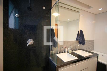 Apartamento à venda com 172m², 4 quartos e 4 vagasBanheiro 1