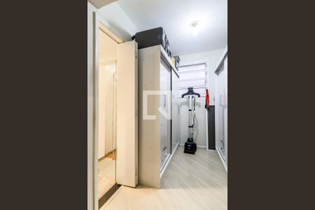 Apartamento à venda com 80m², 2 quartos e 1 vaga Apartamento à venda com 80m², 2 quartos e 1 vagaCloset da Suíte