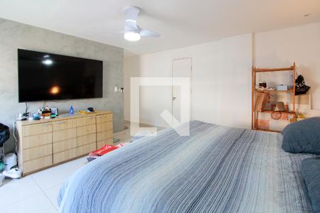 Apartamento à venda com 252m², 4 quartos e 2 vagas Apartamento à venda com 252m², 4 quartos e 2 vagasQuarto 4 suíte