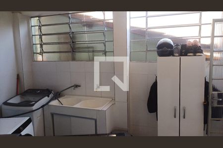 Casa à venda com 279m², 3 quartos e 4 vagas Casa à venda com 279m², 3 quartos e 4 vagasÁrea de Serviço