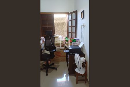 Casa à venda com 279m², 3 quartos e 4 vagas Casa à venda com 279m², 3 quartos e 4 vagasQuarto 3 - escritório