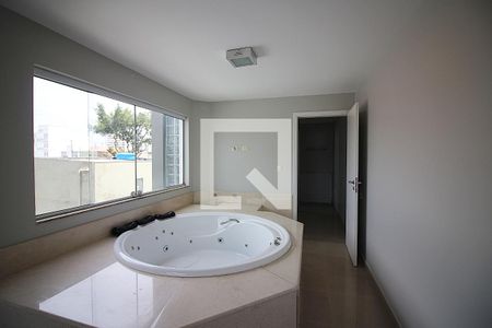 Casa à venda com 260m², 4 quartos e 4 vagasSuíte 4