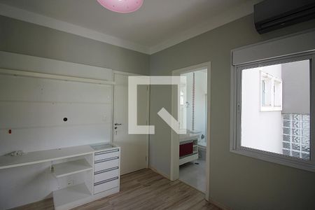 Casa à venda com 260m², 4 quartos e 4 vagasSuíte 2