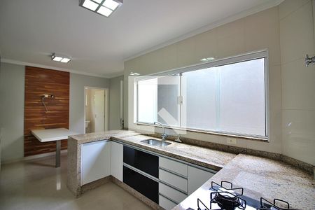 Casa à venda com 260m², 4 quartos e 4 vagasCozinha e Copa
