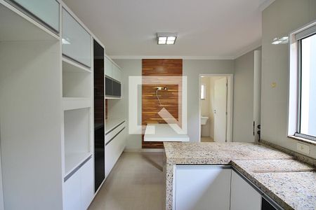 Casa à venda com 260m², 4 quartos e 4 vagasCozinha e Copa