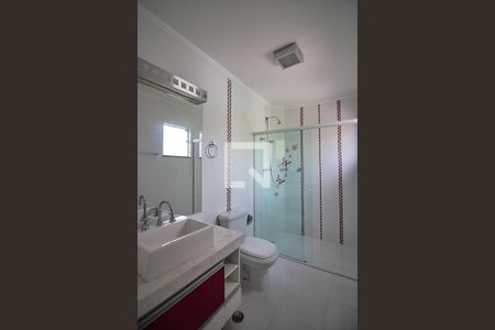 Casa à venda com 260m², 4 quartos e 4 vagasSuíte 2 Banheiro