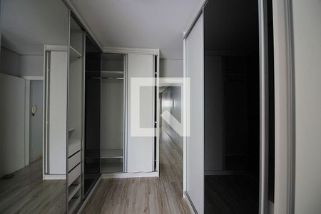 Casa à venda com 260m², 4 quartos e 4 vagasSuíte 3 Closet