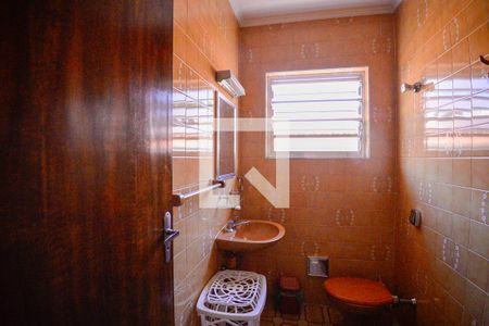 Casa à venda com 172m², 3 quartos e 2 vagasBanheiro Social 