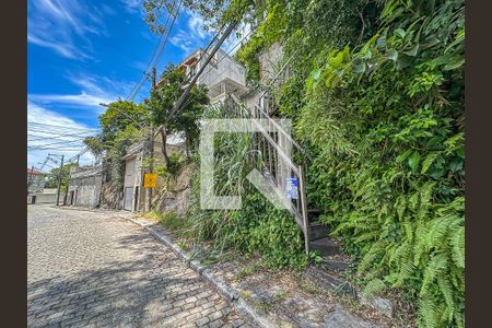 Casa à venda com 100m², 1 quarto e sem vaga Casa à venda com 100m², 1 quarto e sem vagaEntrada