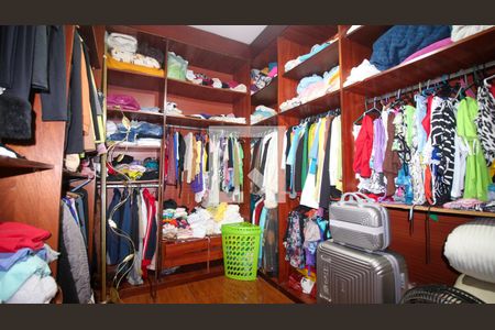 Casa à venda com 150m², 2 quartos e 2 vagas Casa à venda com 150m², 2 quartos e 2 vagasCloset/Quarto 2