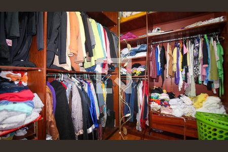 Casa à venda com 150m², 2 quartos e 2 vagas Casa à venda com 150m², 2 quartos e 2 vagasCloset/Quarto 2