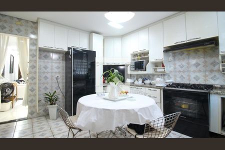 Casa à venda com 150m², 2 quartos e 2 vagas Casa à venda com 150m², 2 quartos e 2 vagasCozinha