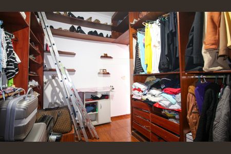 Casa à venda com 150m², 2 quartos e 2 vagas Casa à venda com 150m², 2 quartos e 2 vagasCloset/Quarto 2