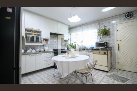 Casa à venda com 150m², 2 quartos e 2 vagas Casa à venda com 150m², 2 quartos e 2 vagasCozinha