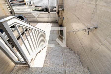 Casa à venda com 120m², 2 quartos e 2 vagas Casa à venda com 120m², 2 quartos e 2 vagasEntrada