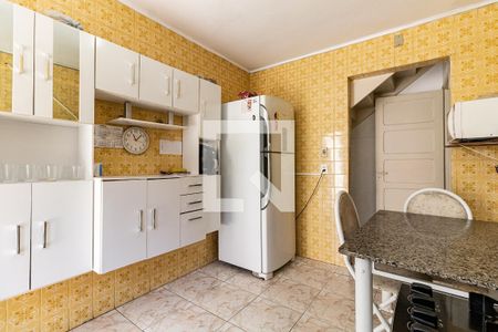 Casa à venda com 120m², 2 quartos e 2 vagas Casa à venda com 120m², 2 quartos e 2 vagasCozinha