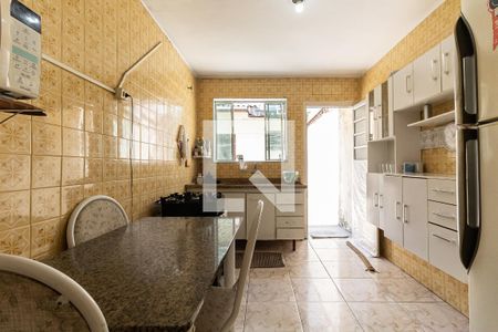 Casa à venda com 120m², 2 quartos e 2 vagas Casa à venda com 120m², 2 quartos e 2 vagasCozinha